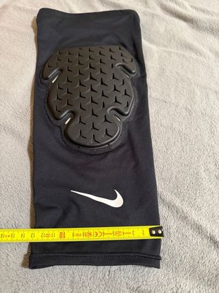 Rodillera Nike Protección Negra.