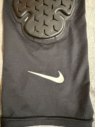 Rodillera Nike Protección Negra.
