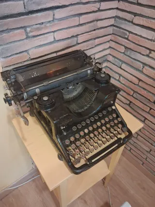 Máquina de escribir antigua