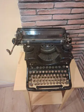 Máquina de escribir antigua