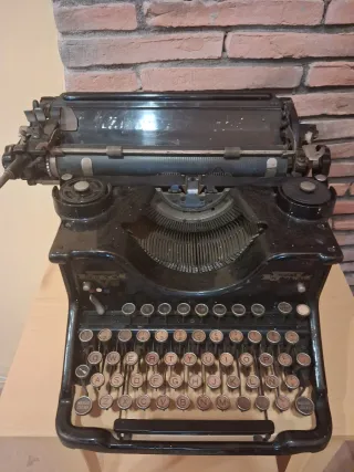Máquina de escribir antigua