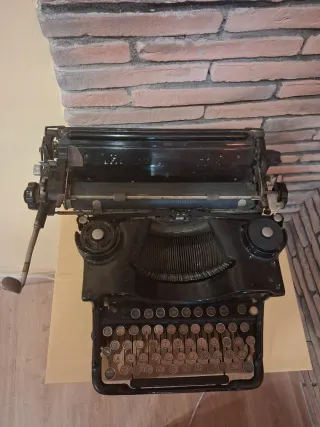 Máquina de escribir antigua
