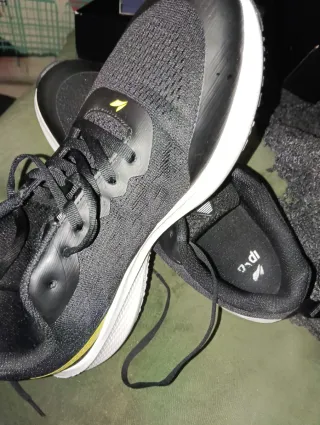 Zapatillas Hombre Talla 43 Negras y blancas