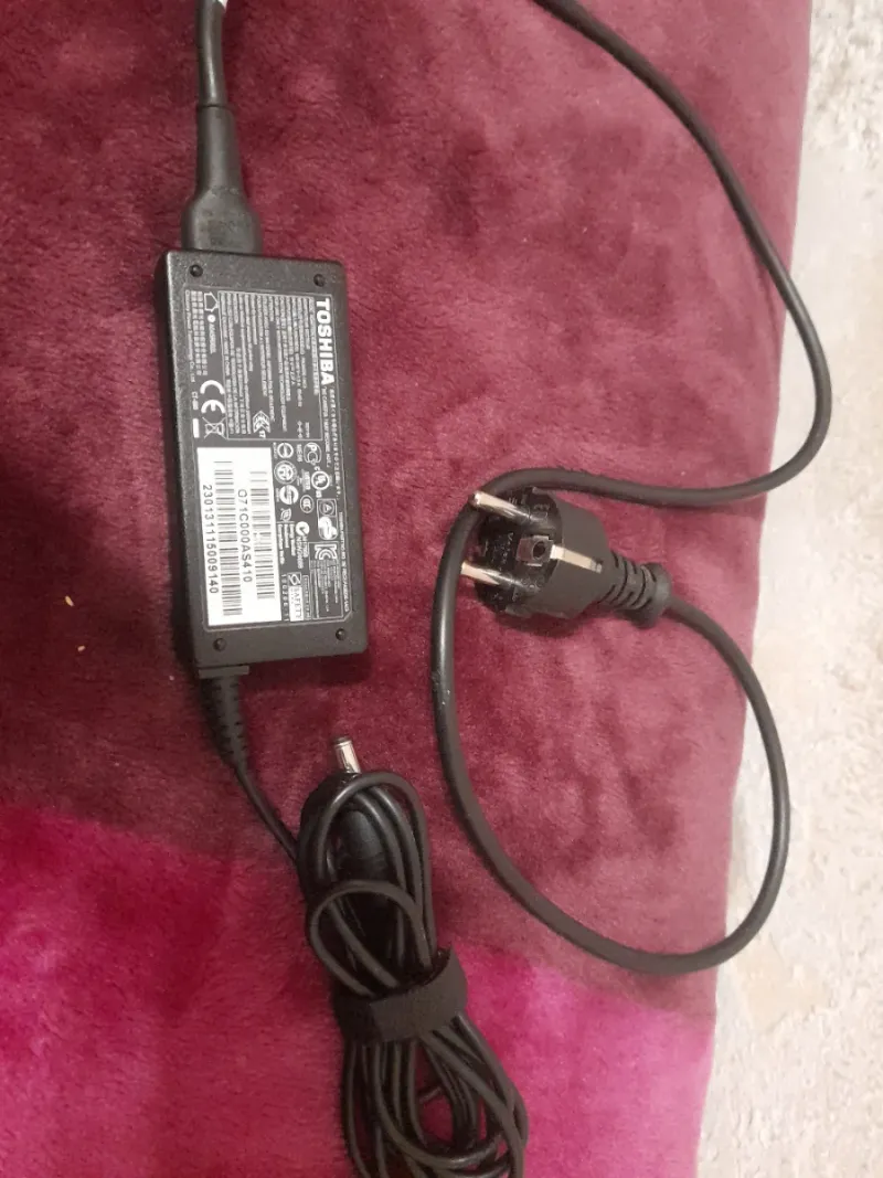 Cargador Toshiba PA3822E-1AC3 19V 2.37A afbeelding 2