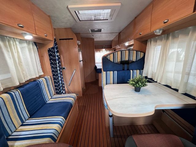 Autocaravana Perfilada 4 Plazas aire placa toldo