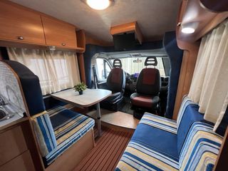 Autocaravana Perfilada 4 Plazas aire placa toldo