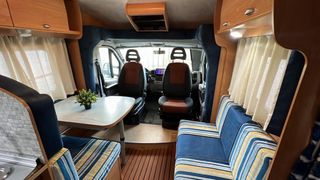 Autocaravana Perfilada 4 Plazas aire placa toldo