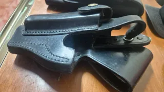 Funda de cuero para pistola 9mm