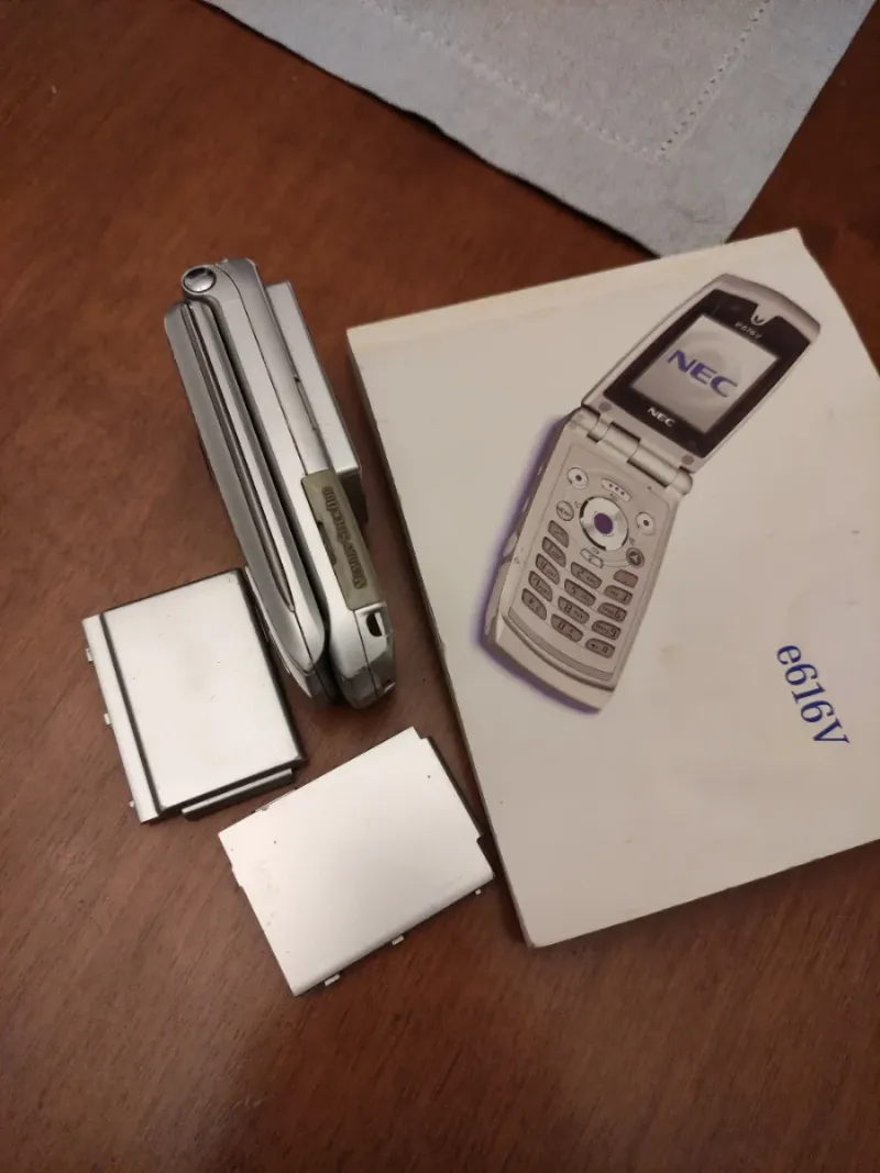 Teléfono celular NEC e616V afbeelding 3