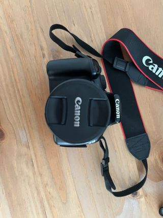 Cámara Canon EOS 1100D + 2 objetivos