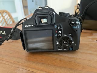 Cámara Canon EOS 1100D + 2 objetivos