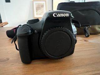 Cámara Canon EOS 1100D + 2 objetivos