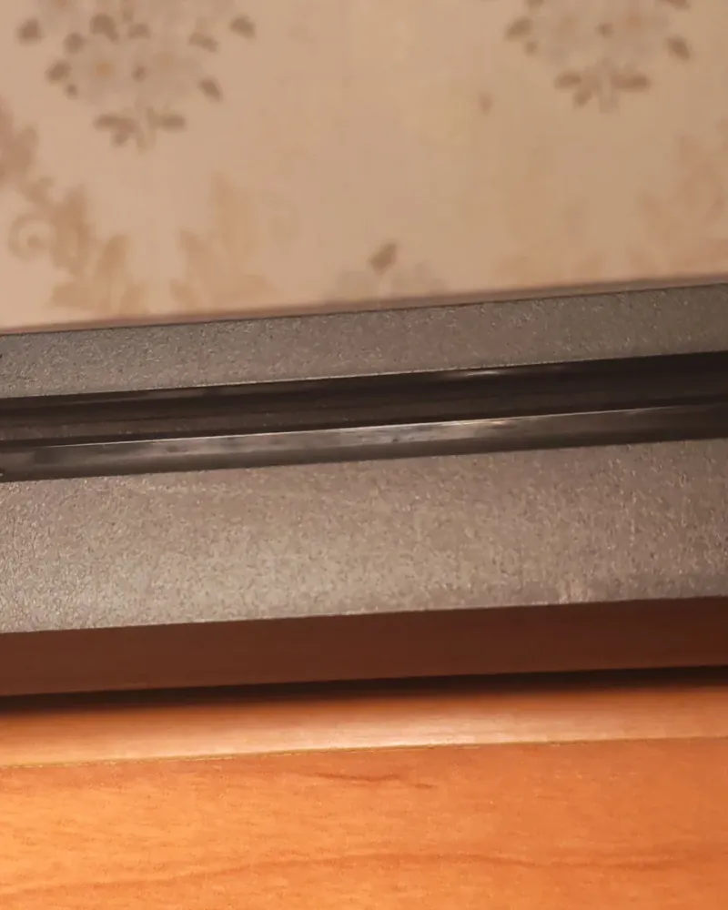 PS4 (PlayStation 4) con mando y 4 juegos afbeelding 4