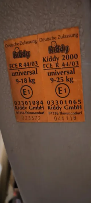 Sillita de coche para niño con funda