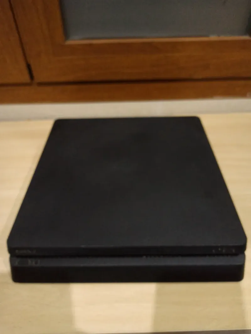Consola PS4 1TB Negra + mando + Accesorios afbeelding 2