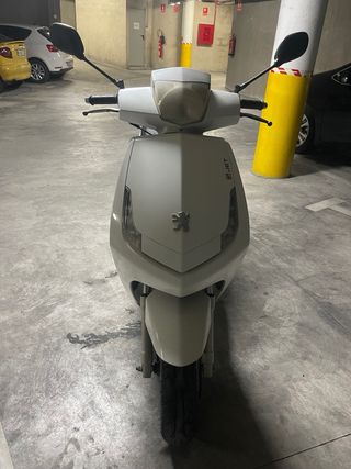 Peugeot 125cc Automática