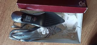 Zapatos de fiesta. Gris-plata. T-38. A estrenar.