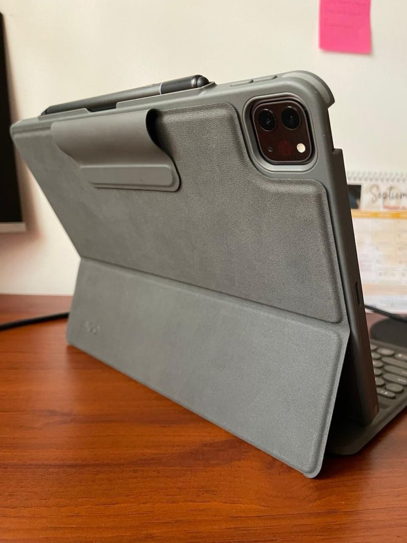 iPad Pro 12.9 5ª Gen + Teclado + Pencil afbeelding 3