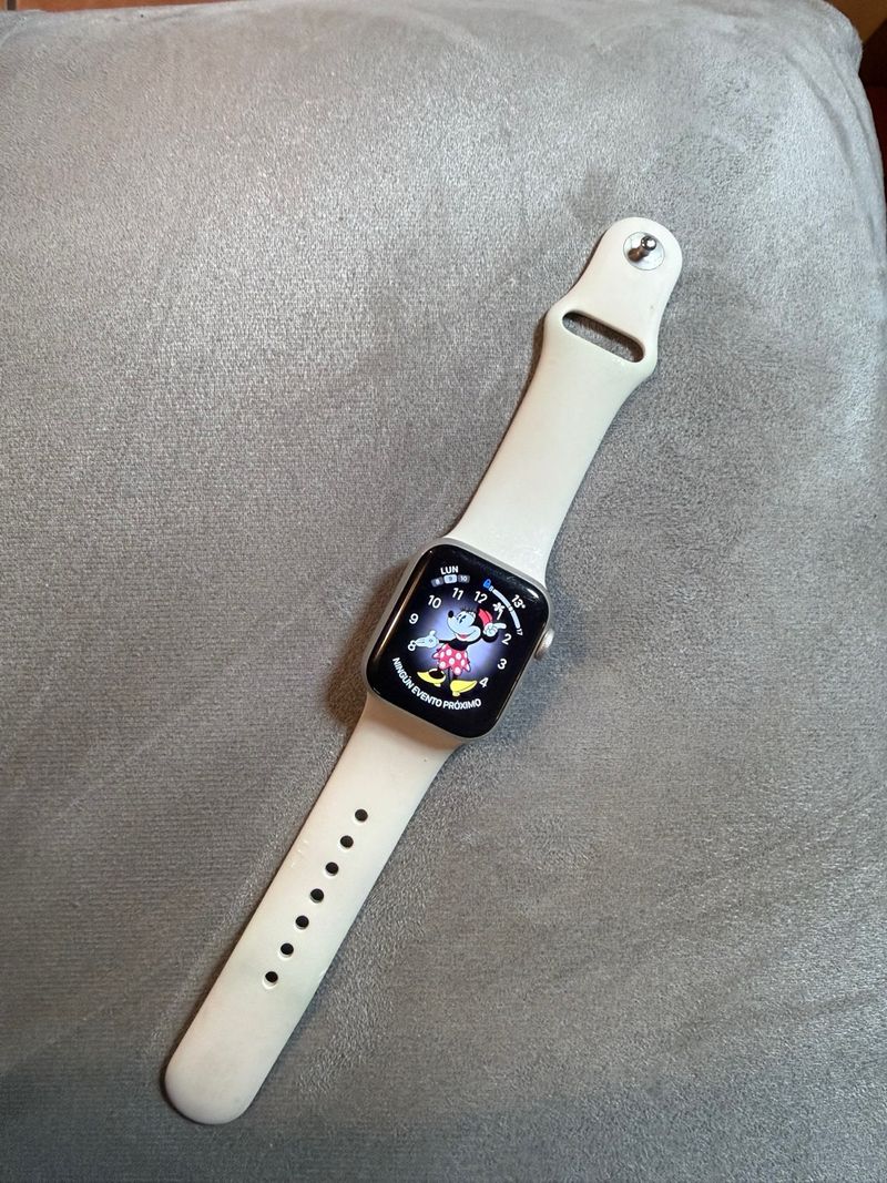 Apple Watch SE 40mm Plata