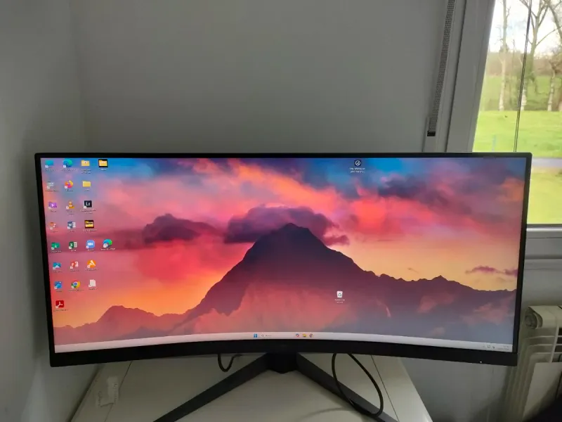 Monitor Curvo Negro