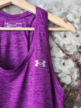 Camiseta deportiva Under Armour morada