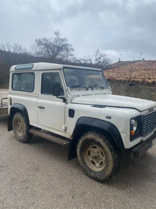 Land Rover Defender 2003