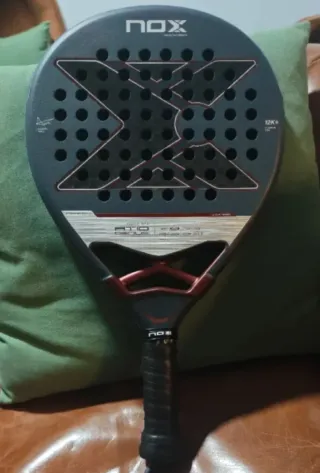 Pala de pádel Nox AT12K