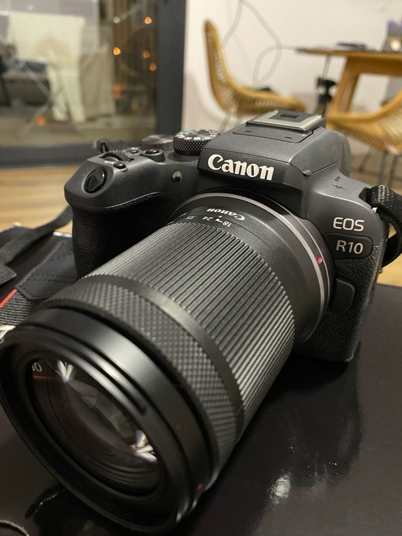 Canon EOS R10 Cámara Mirrorless Kit afbeelding 2