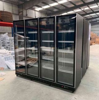 NEVERA EXPOSITORA CRISTAL 3 PUERTAS