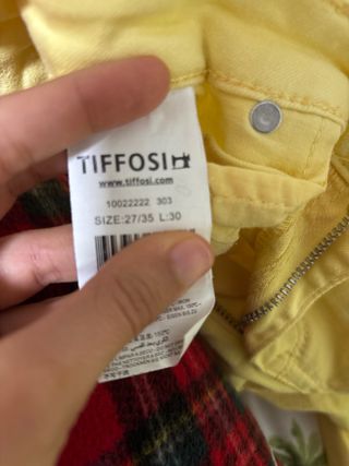 Pantalones amarillos