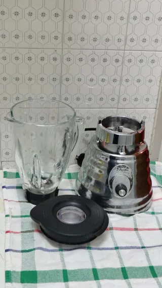 Licuadora Oster Cromada