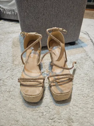 Sandalias MARIPAZ Rosa y Doradas Talla 39