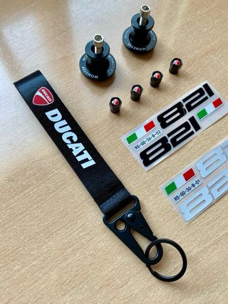 Pack accesorios moto Ducati