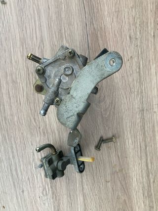 Bomba gasolina Hyosung Aquila 650