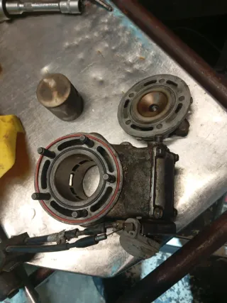 Culata, pistón y cilindro Husqvarna 125 2T