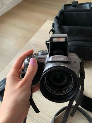 Cámara Panasonic Lumix FZ28 + Accesorios