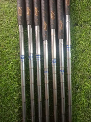 Set de Hierros Ping Eye