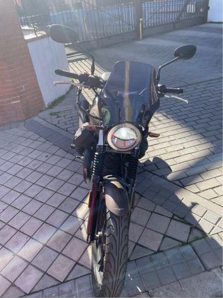 Moto Guzzi V7 Stone III Marrón 2021