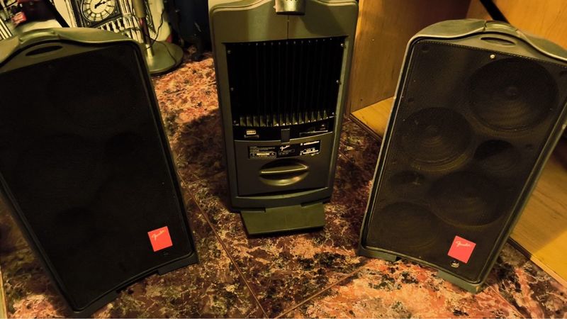 Fender Passport P-250 Completo + Trípodes