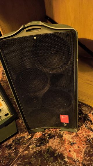 Fender Passport P-250 Completo + Trípodes