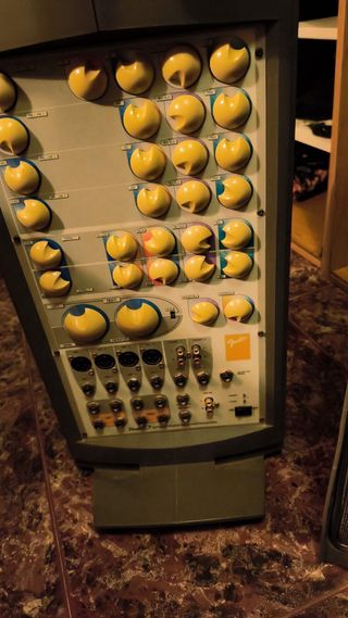 Fender Passport P-250 Completo + Trípodes