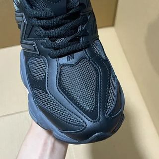 New Balance U9060BPM Talla 38 Negro