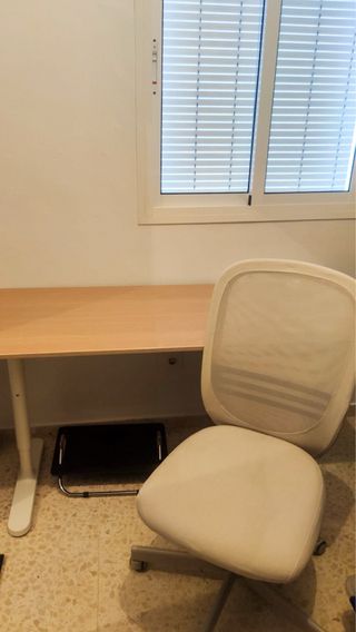Mesa escritorio regulable + silla oficina
