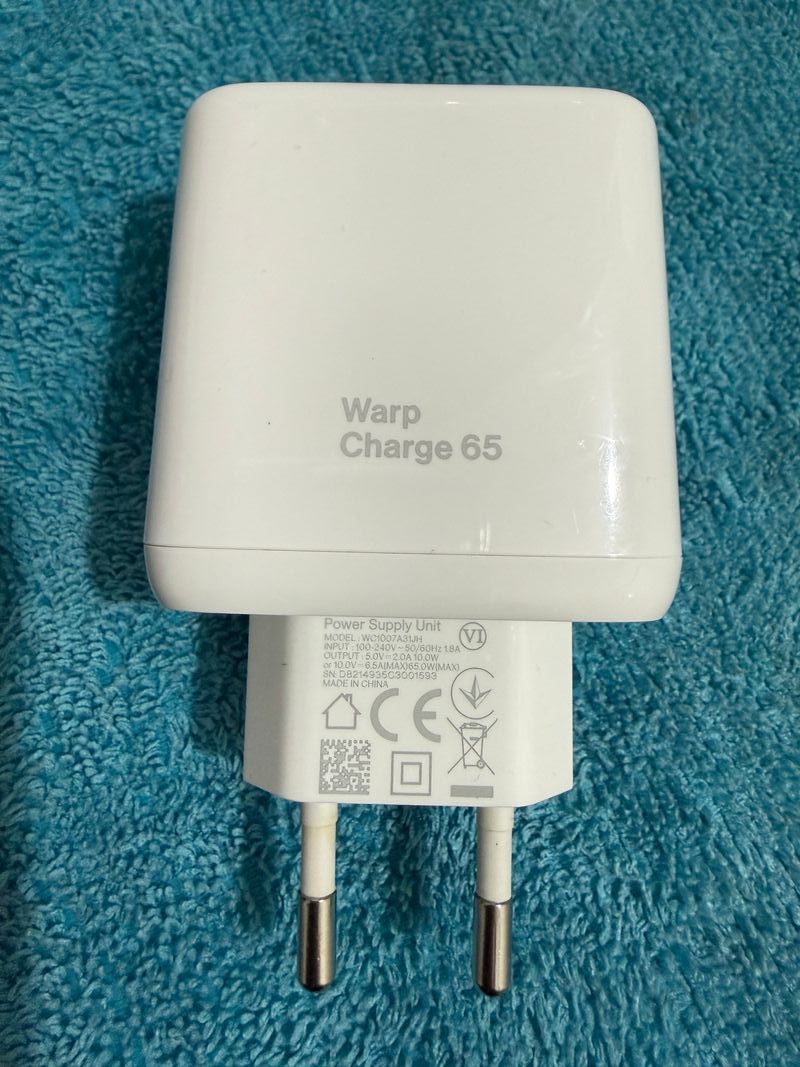 Cargador OnePlus Warp Charge 65w