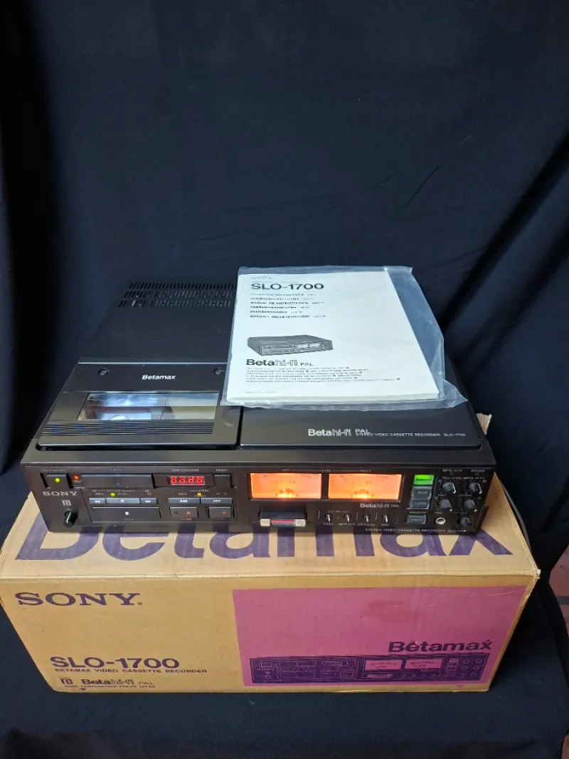 Sony Betamax SLO-1700 Video Recorder
