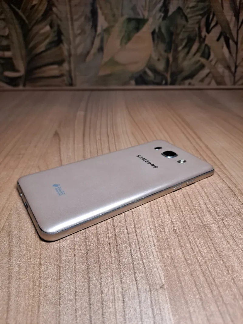 Samsung Galaxy J5 Dorado afbeelding 7