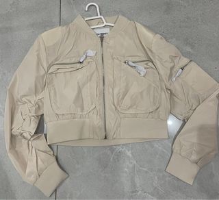 Chaqueta bomber beige mujer