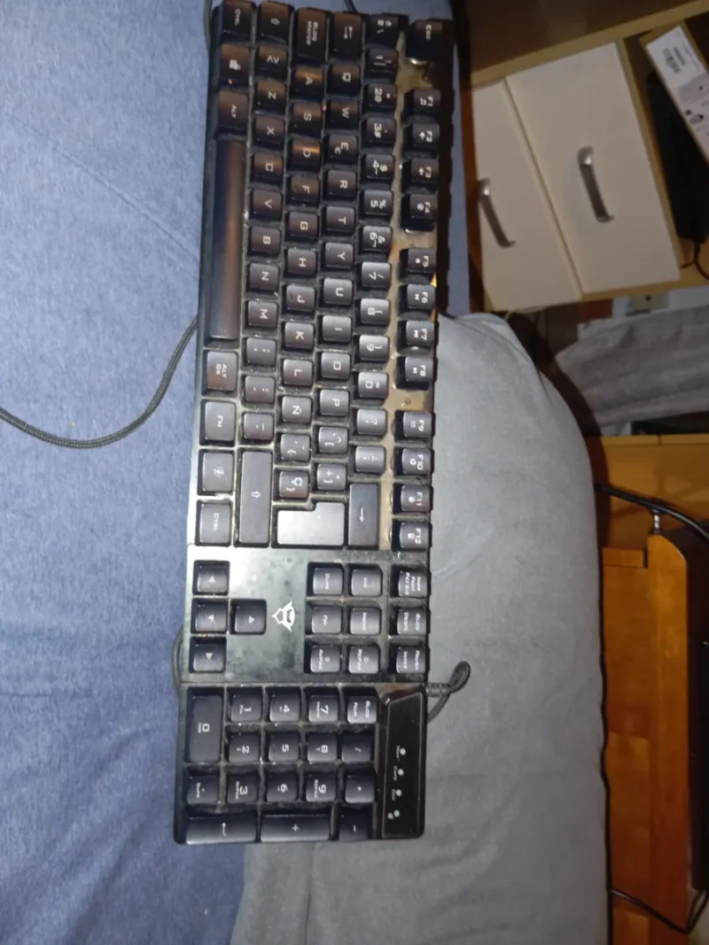 Teclado Gamer Negro LGB