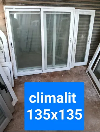 Ventana corredera aluminio Climalit 135x135
