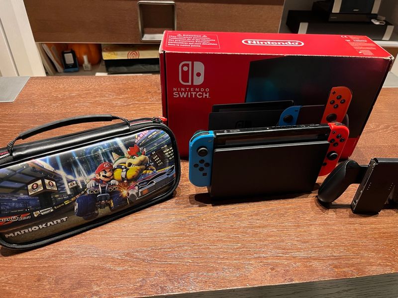 Nintendo Switch con funda Mario Kart